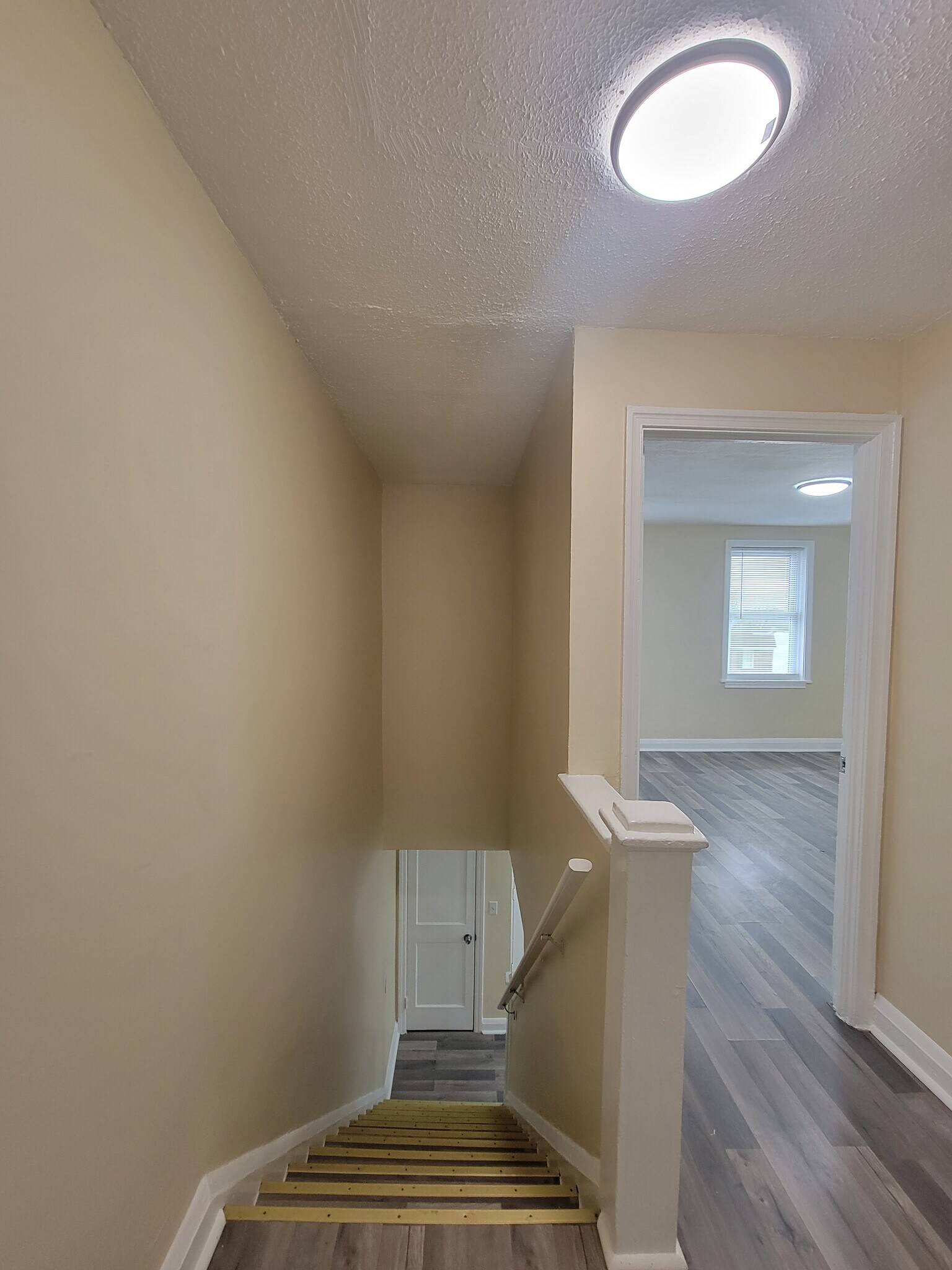 Building Photo - 3226 Westmont Ave