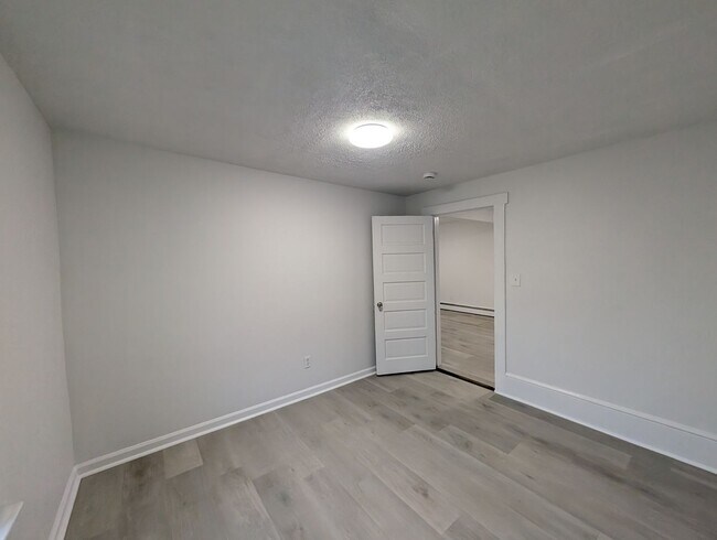 Building Photo - 822 Prospect Ave