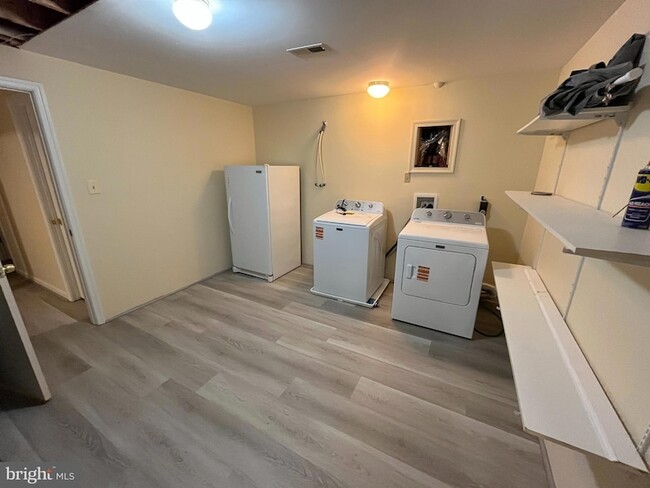 Building Photo - 16 Taber Ct