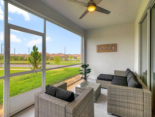 Building Photo - 1520 Oasis Club Blvd