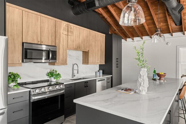 Building Photo - 870 Carver St