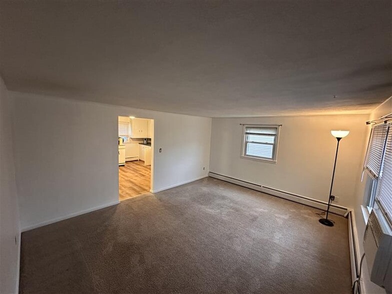Building Photo - 87 Booth Ave