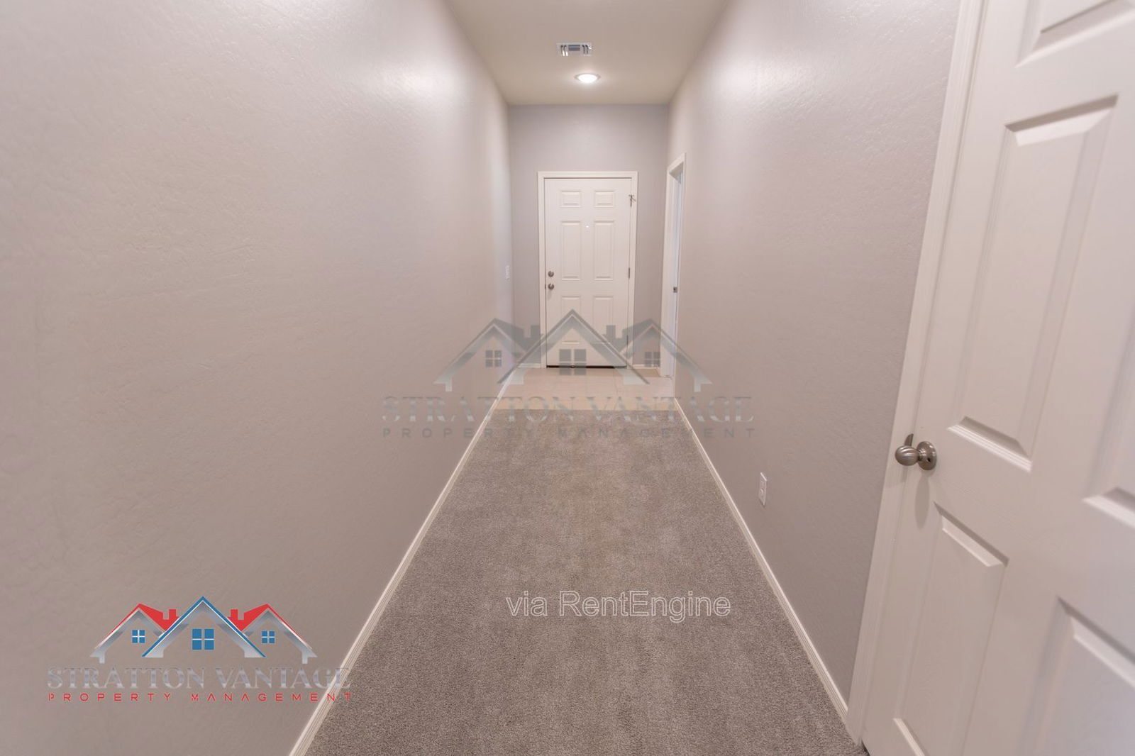 Building Photo - 495 E Rio Pl