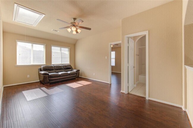 Building Photo - 6907 Stevenson Dr