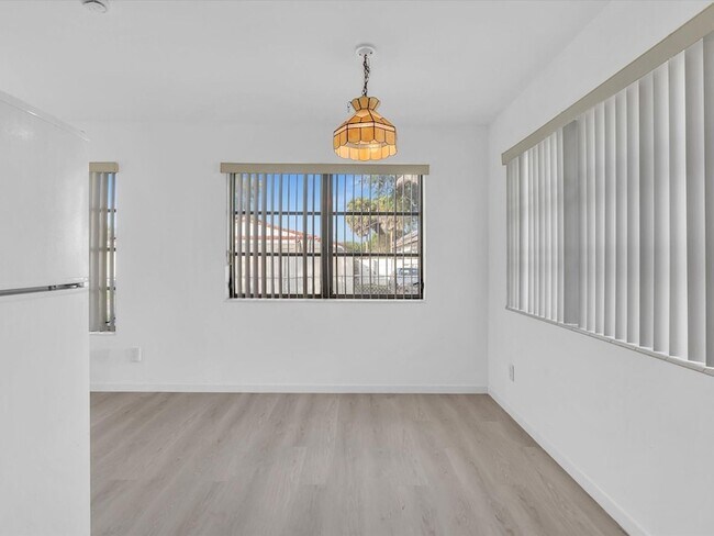 Building Photo - 2193 NE 172nd St