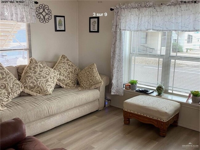 Building Photo - 7 Ash St