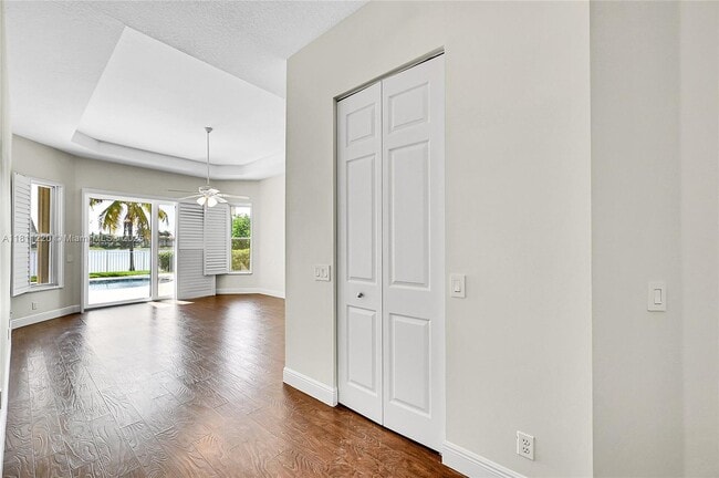 Building Photo - 512 NW 120th Dr