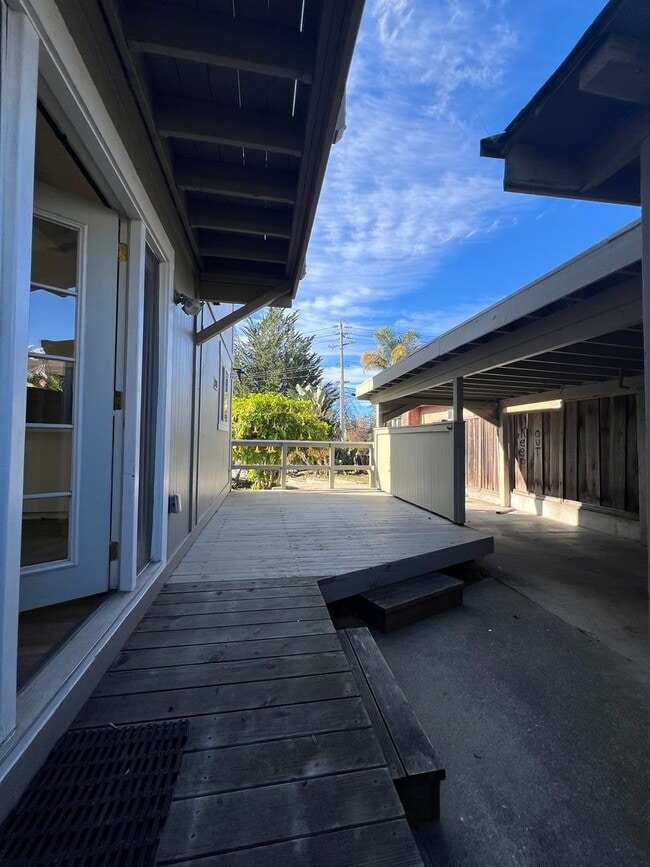 Building Photo - 3 bed 1.5 bath Home upper westside