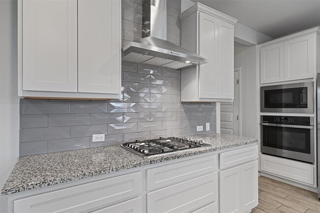 Building Photo - 300 Delta Crst