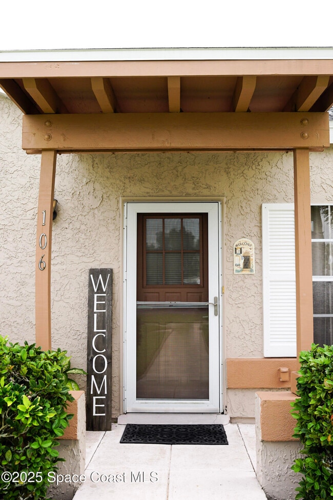 Building Photo - 1465 Malibu Cir NE