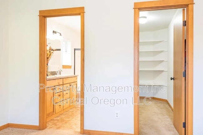 Building Photo - 20269 Knightsbridge Pl