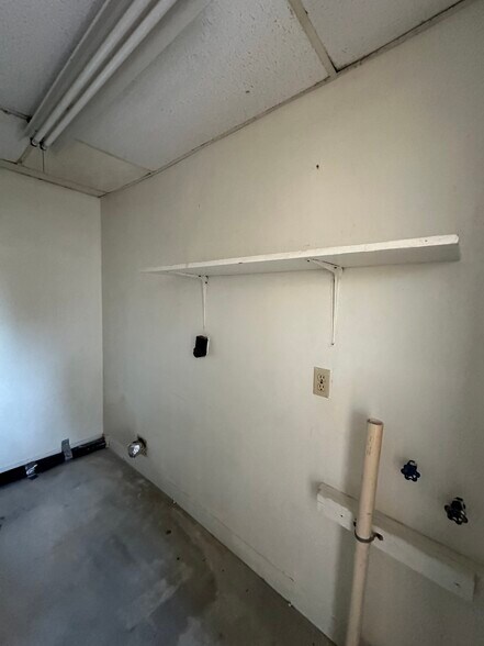 Building Photo - 10035 N 53rd St