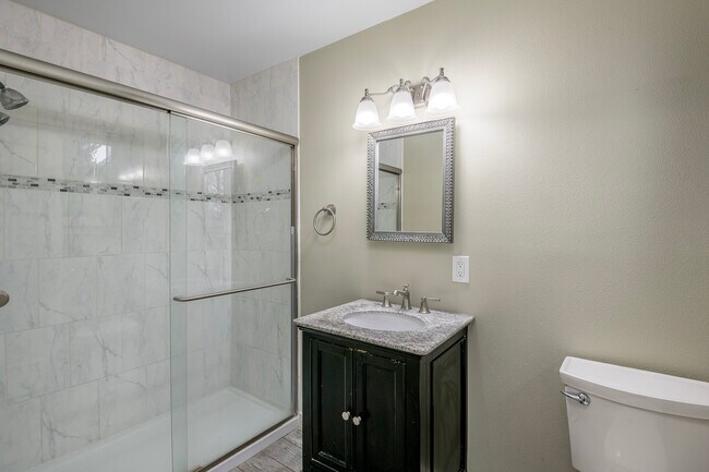 Building Photo - 117 Mosman Ave SW