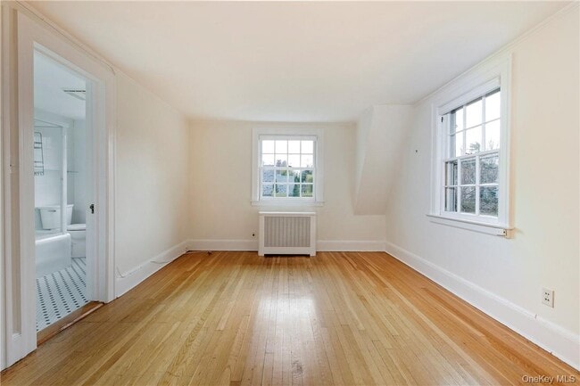 Building Photo - 19 Oneida St