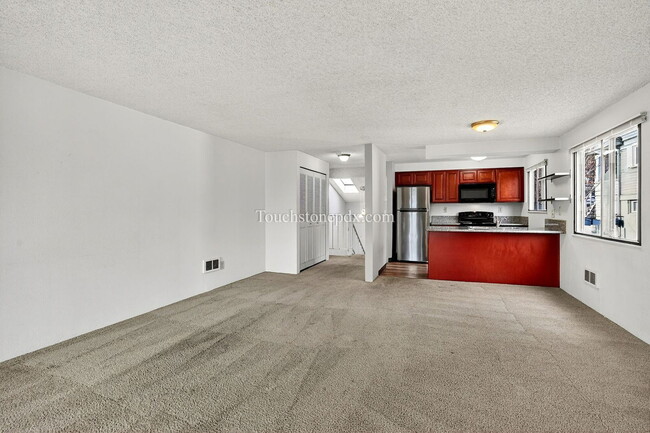 Building Photo - 5118 SW 1st Ave