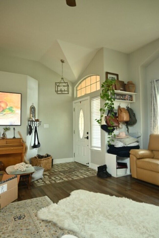 Building Photo - Beautiful Four Bedroom Home in Olive Estates