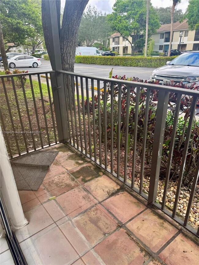 Building Photo - 110 Gardens Dr