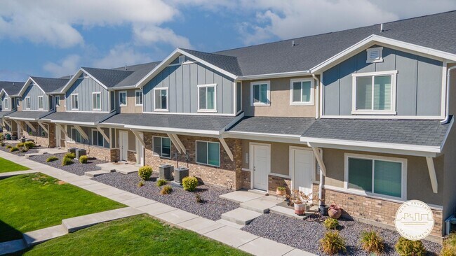 Building Photo - Dublin Farms Townhomes