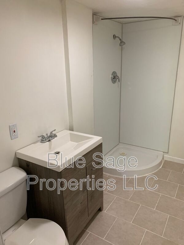 Building Photo - 2203 Bond Ave