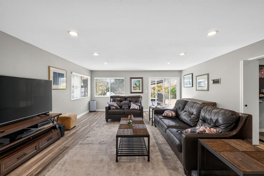 Building Photo - 3151 Magellan St