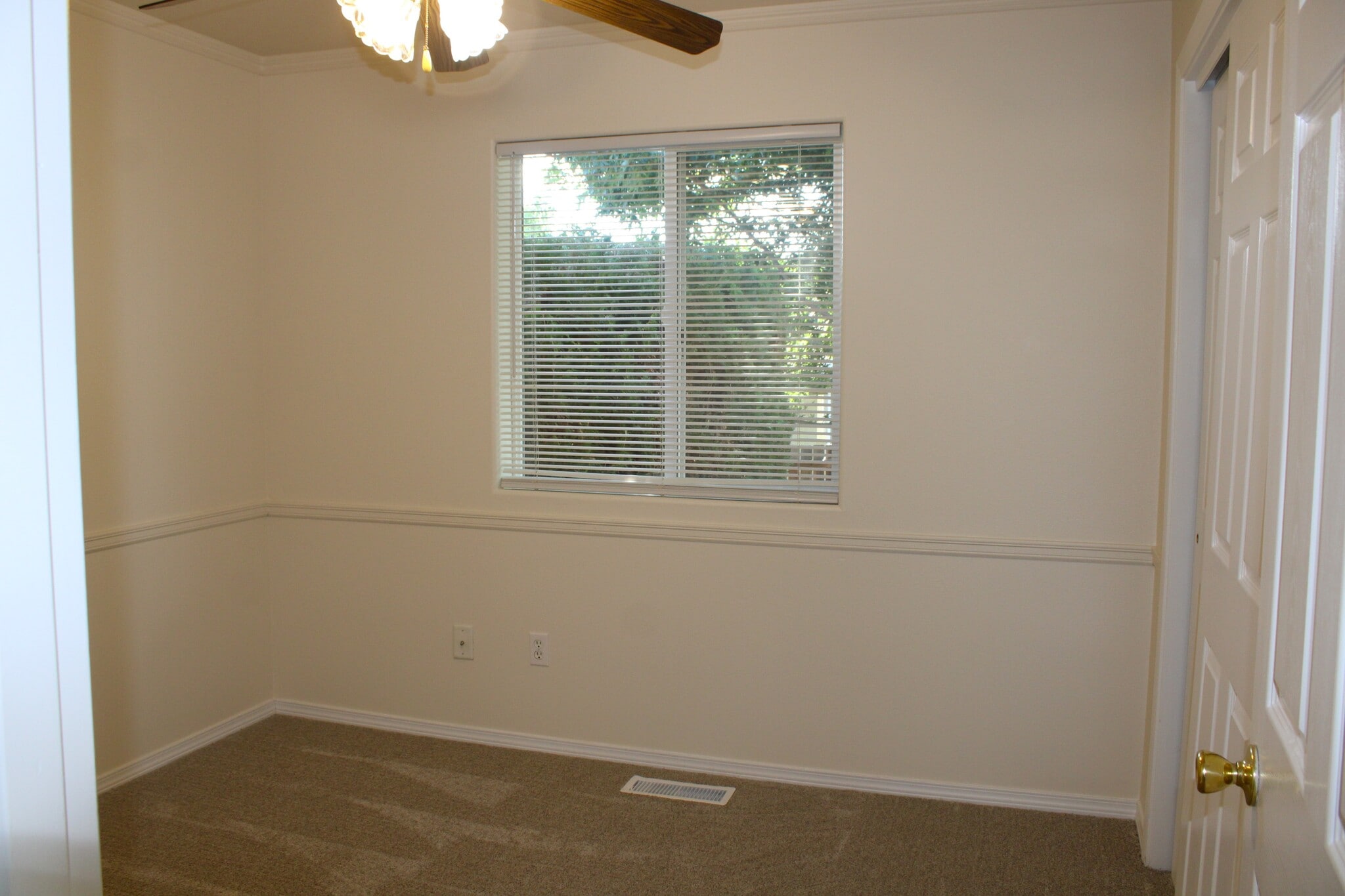 Building Photo - 1497 Trisha Way