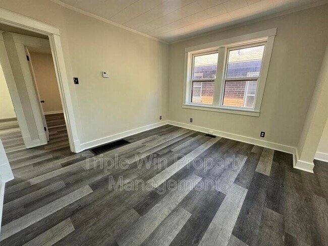 Building Photo - 3704 Taft Ave