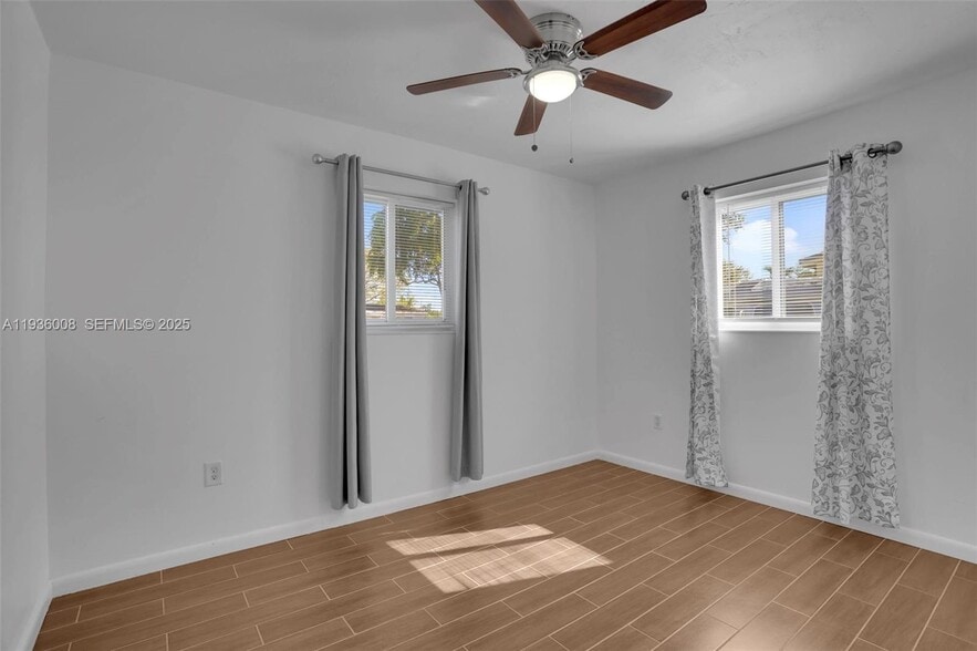 Building Photo - 510 N 69th Ave