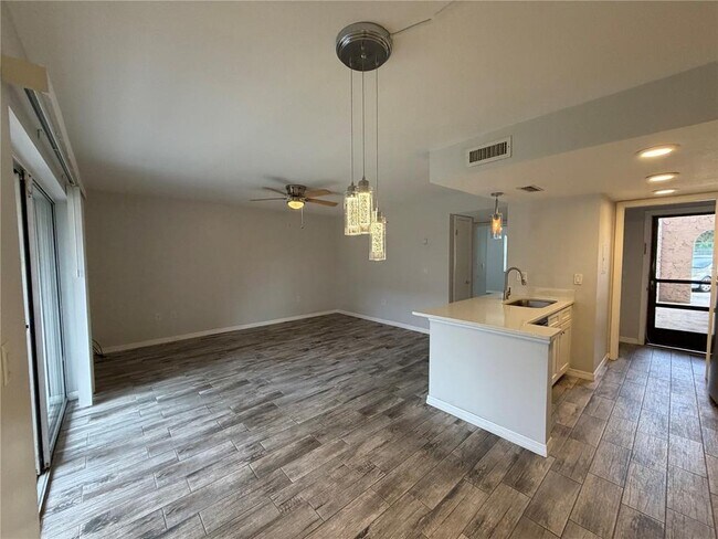 Building Photo - 1167 Calle Del Rey