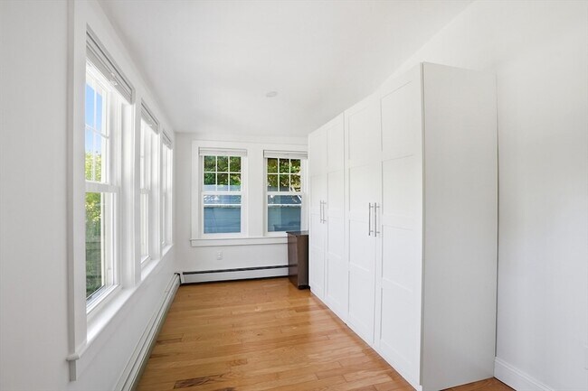 Building Photo - 374 First Parish Rd