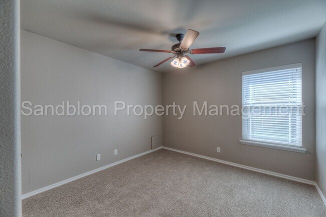 Building Photo - FOR LEASE | Jenks | 4 Bed, 2.5 Bath | $184...