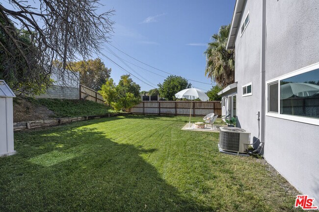 Building Photo - 19358 Alcona St