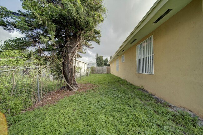 Building Photo - 10450 SW 172nd St