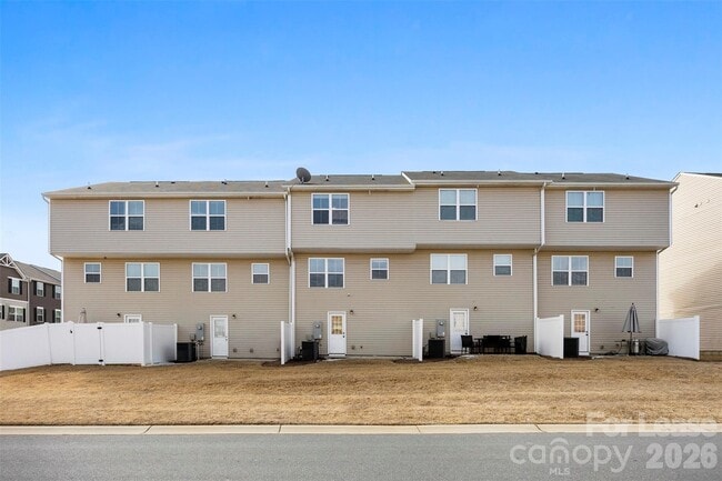 Building Photo - 708 Dillon Wy