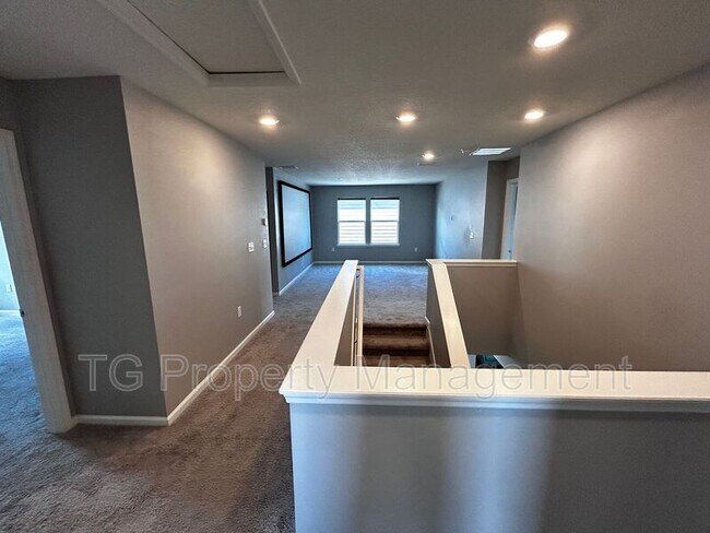 Building Photo - 11646 Pacific Dogwood Ct