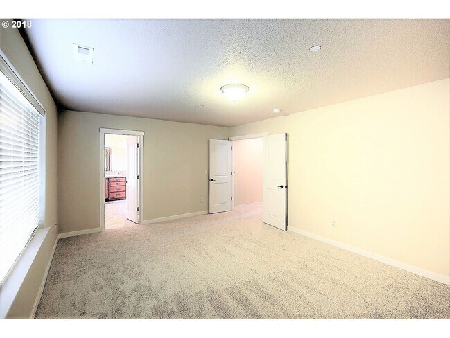 Building Photo - 3-Bedroom Home in SW Beaverton!