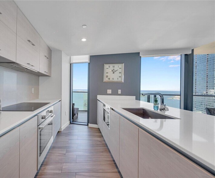 Building Photo - 1300 S Miami Ave