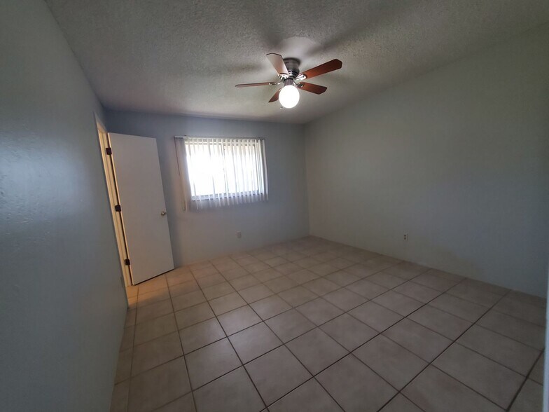 Building Photo - 1 MONTH FREE: SW Area 2/2 on a Fresh water canal - Water included