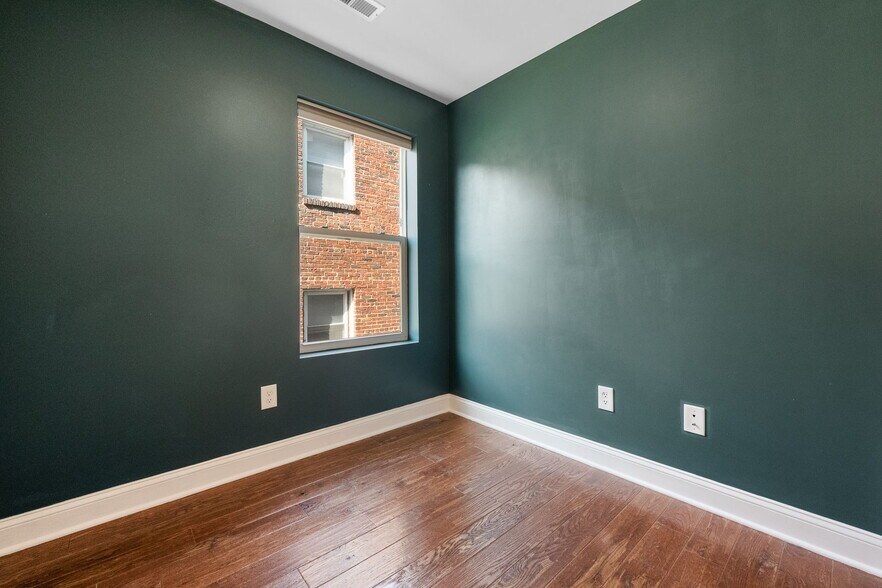 Bedroom 3/Office - 1920 3rd St NE