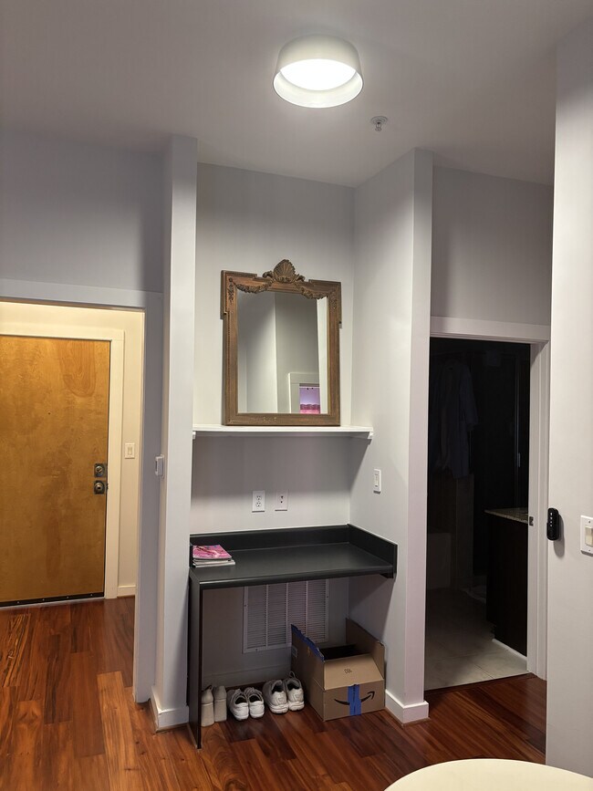 Building Photo - 870 Inman Village Pky NE