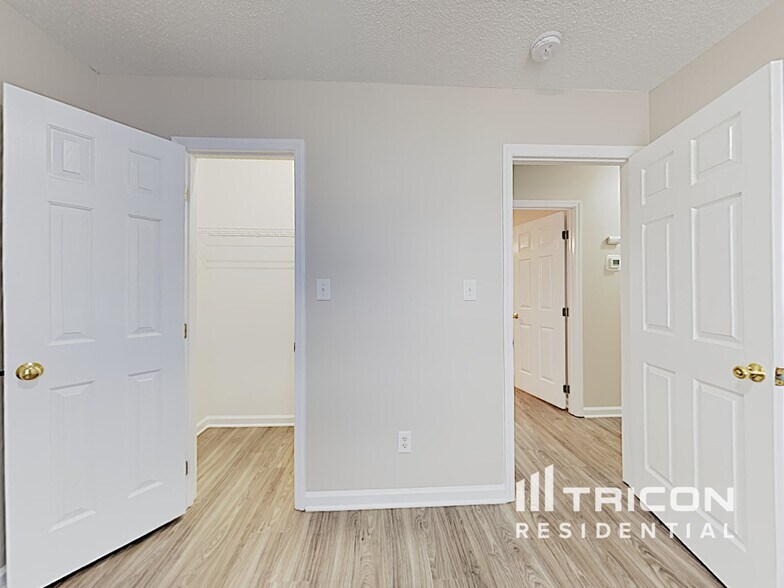 Building Photo - 204 Wexford Dr