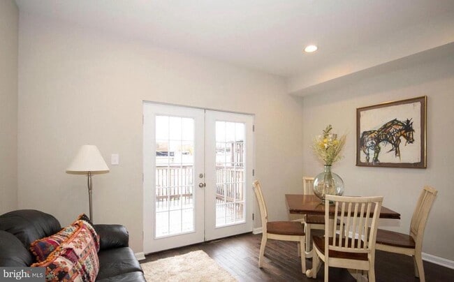 Building Photo - 1718 Marshall St