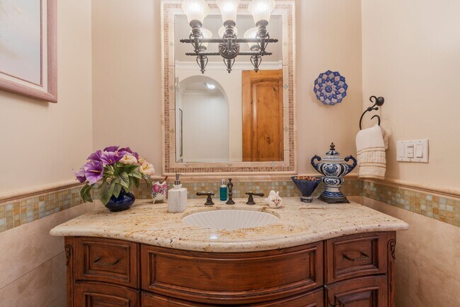 Building Photo - Gorgeous 5 Bedroom Home with sweeping views and pool