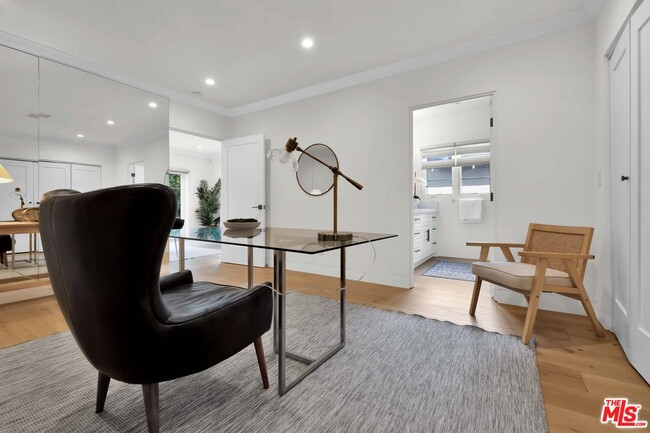 Building Photo - 602 S Lucerne Blvd