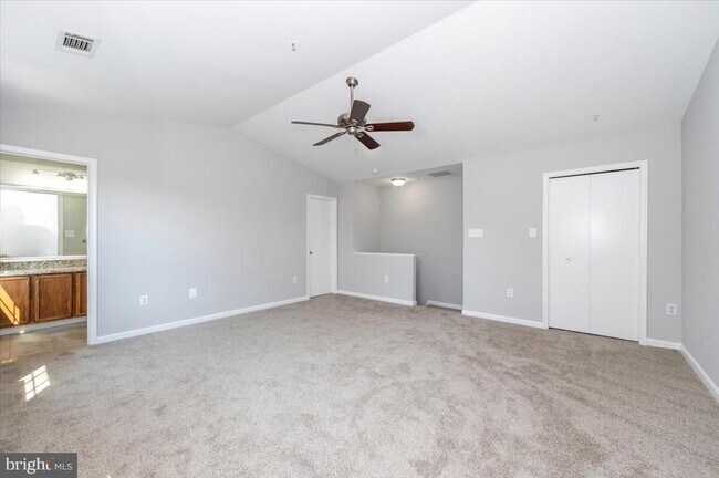 Building Photo - 161 Heathfield Dr