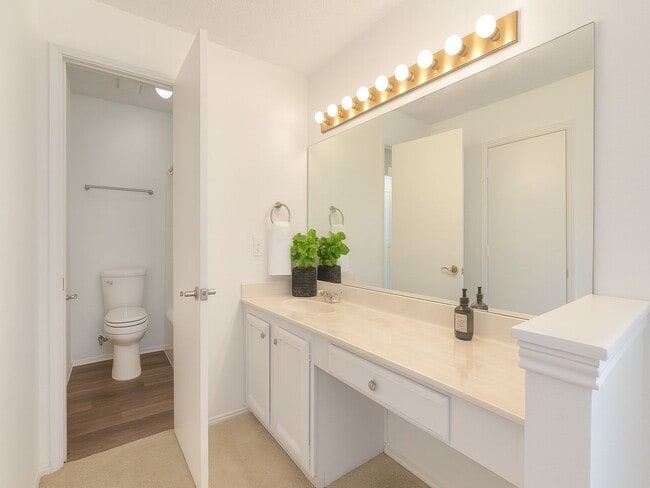 Building Photo - 3BR SFR w/ Garage & Fenced Yard in Fort Worth