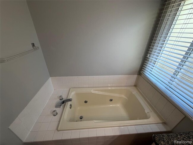 Building Photo - 39588 Squire Rd