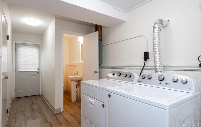 Building Photo - 53 East Dr