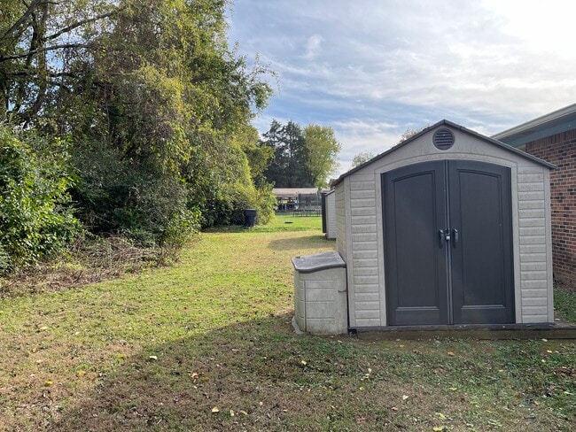 Building Photo - 2320 Tinnell Ct