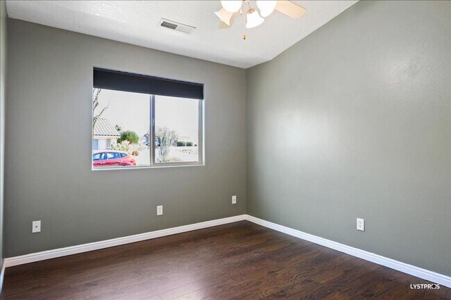 Building Photo - 1630 E 2450 S