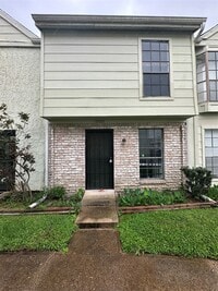 Building Photo - 8636 Village of Fondren